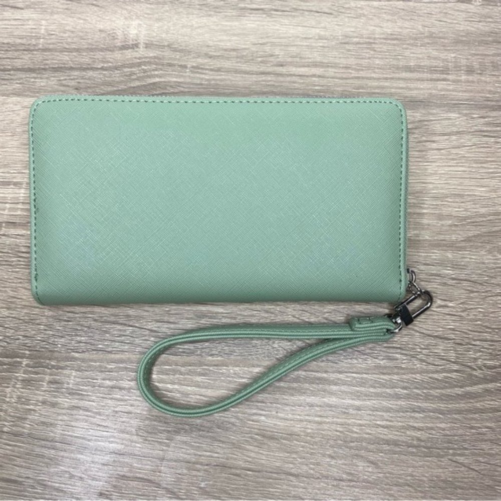 Betsey Johnson Green Boxed Zip Around Wallet Wristlet NWOT - Picture 2 of 6